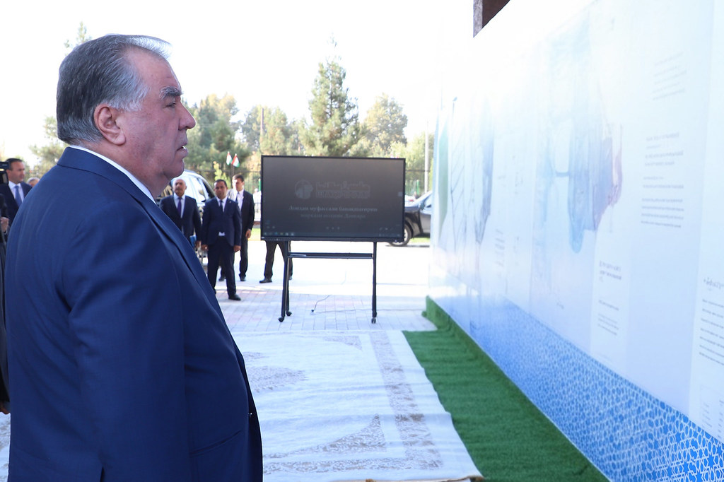 Ба таври фосилавӣ ифтитоҳ ёфтани маркази хизматрасонии сайёҳӣ дар деҳаи Булёни Поён ва 50  километр роҳҳои мумфаршгардидаи ҳудуди ноҳияи Данғара